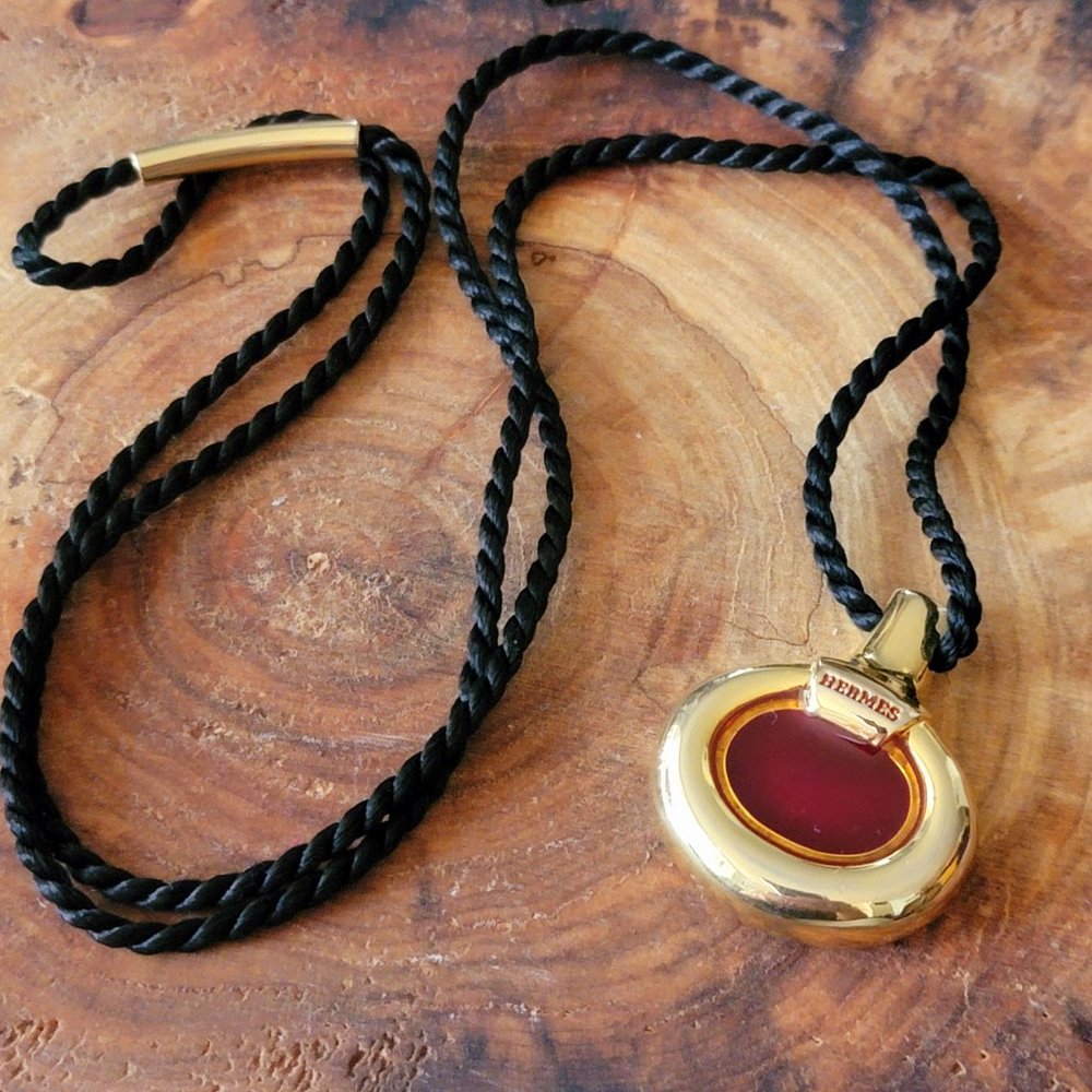 Hermes Perfume diffuser necklace - Picture 3 of 4